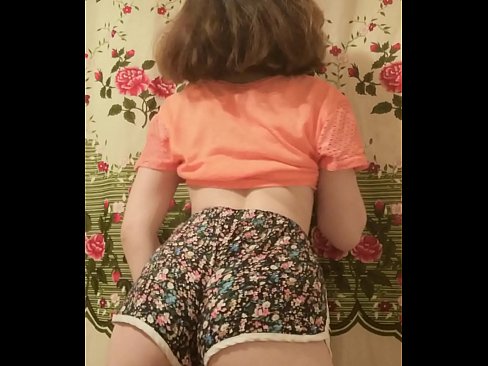 ❤️ Сексуальная юная малышка делает стриптиз снимая свои шортики на камеру ❤️❌ Жесткое порно на нашем сайте ☑